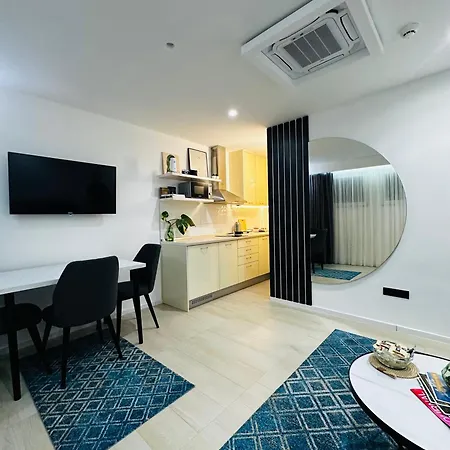 Golden Soul With Garage Parking Apartment