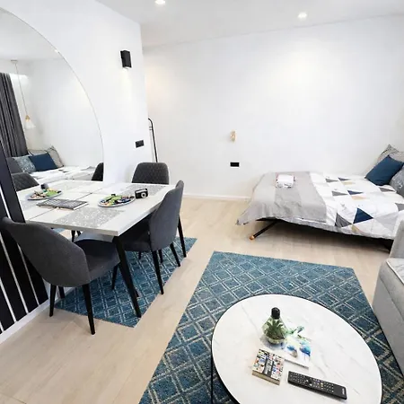 Golden Soul Old Town - Walk Everywhere